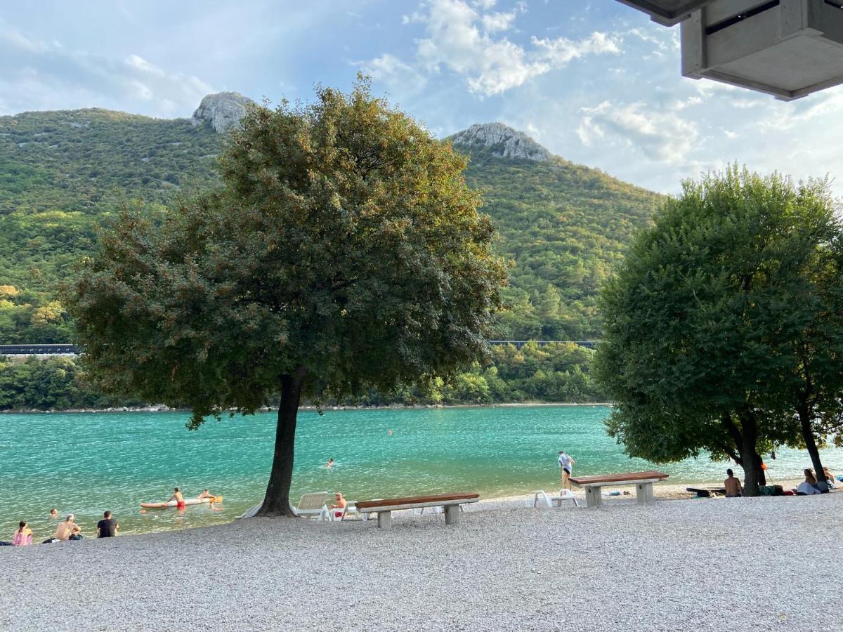 Apartment Lucie - NEU, direkt am Meer und mit Strandzugang!!! Plomin Exterior foto