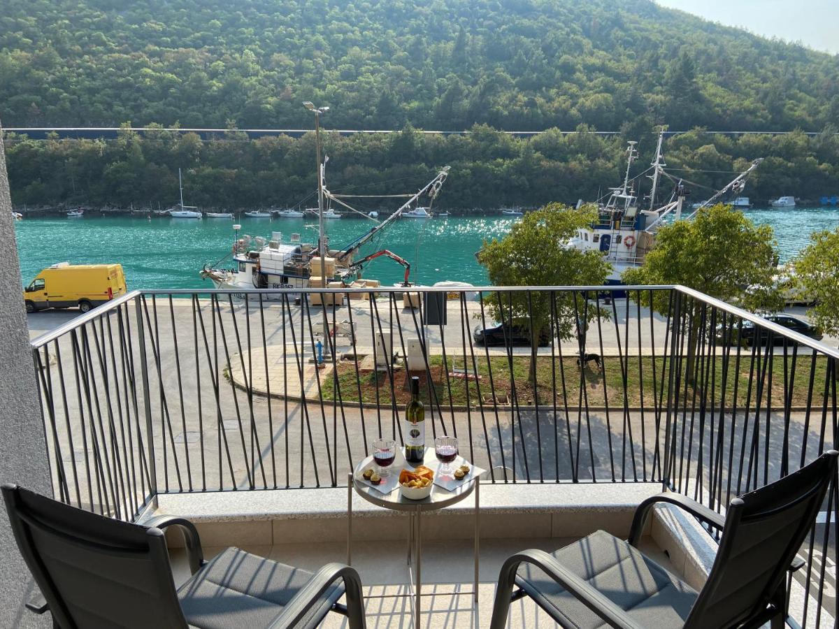 Apartment Lucie - NEU, direkt am Meer und mit Strandzugang!!! Plomin Exterior foto