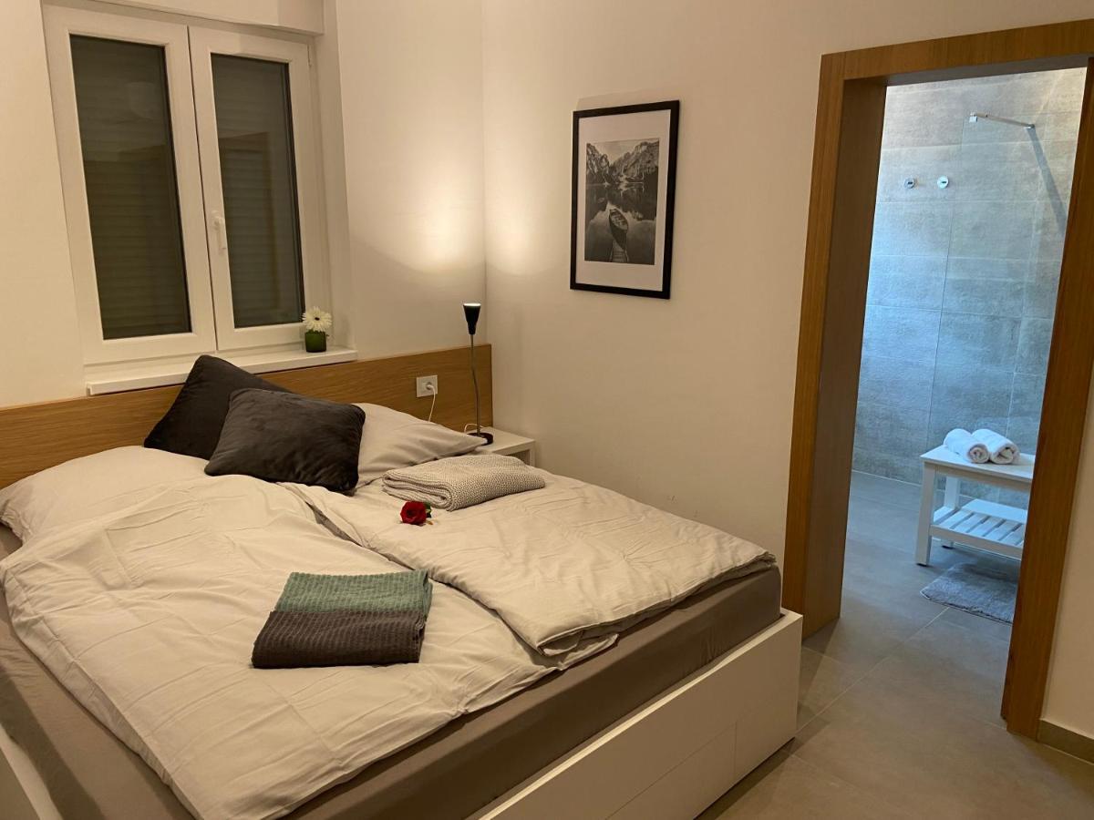 Apartment Lucie - NEU, direkt am Meer und mit Strandzugang!!! Plomin Exterior foto