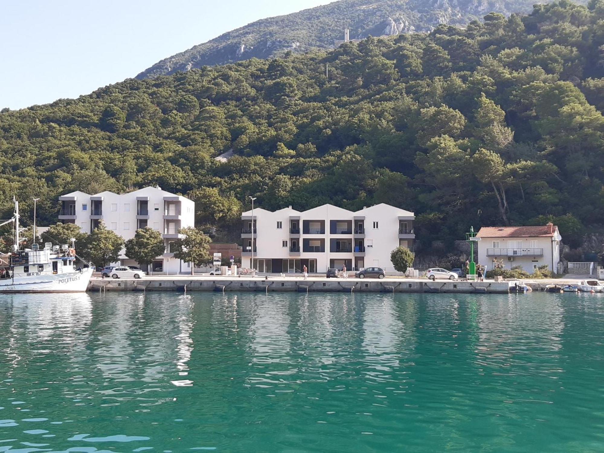 Apartment Lucie - NEU, direkt am Meer und mit Strandzugang!!! Plomin Exterior foto